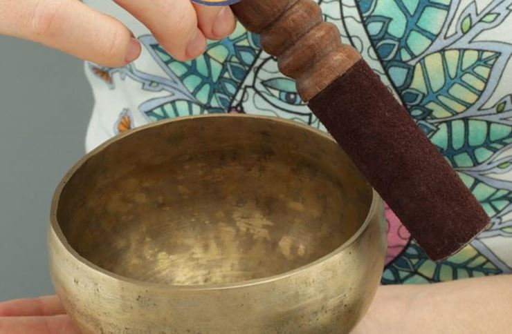 KLANGREISE 'Baby-Bauch-Geflüster'