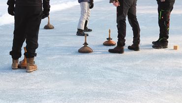 Kreative Winterwerkstätte 'Eisstockschiessen für Familien'